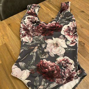 Eleve Stella leotard in dark romance pattern, size large / L